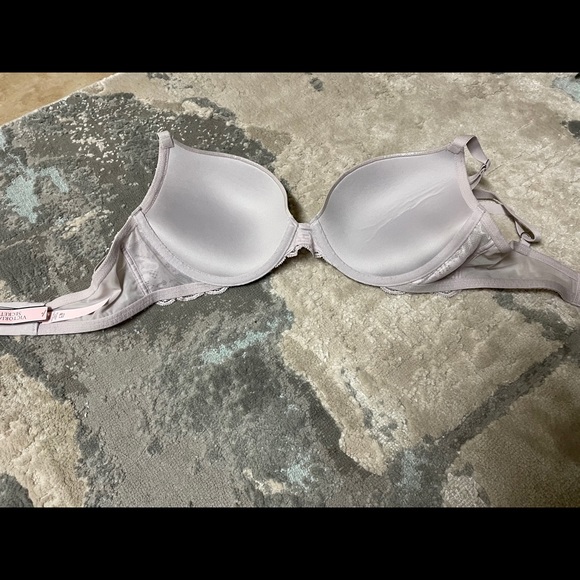NWT Victoria’s Secret push up bra 34D lot of 2 - Picture 2 of 8